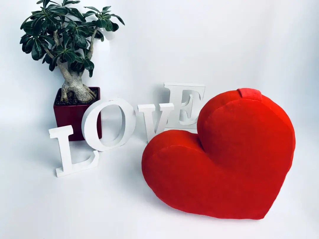 Jak uszyć poduszkę w kształcie serca - proste kroki i porady dla każdego