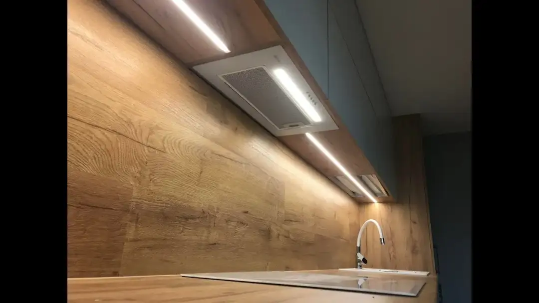 Jak zamontować okap teleskopowy w szafce - uniknij najczęstszych błędów