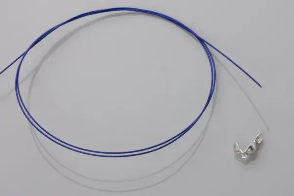 Jak zrobić naszyjnik z żyłki – proste kroki do pięknej biżuterii