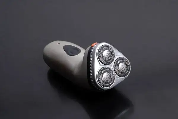 Golarki głowicowe czy foliowe – która z nich jest lepsza dla Twojej skóry?