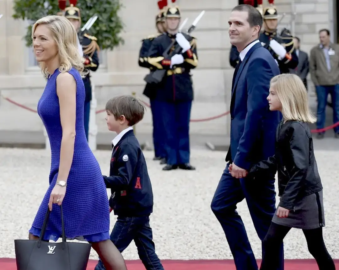 Emmanuel Macron czy ma dzieci? Prawda o jego rodzinie i relacjach