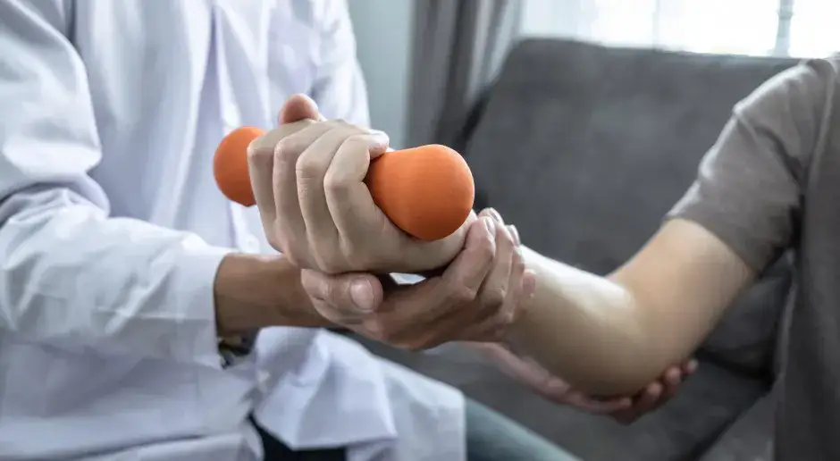 Kiedy do fizjoterapeuty? Objawy, które nie mogą być ignorowane