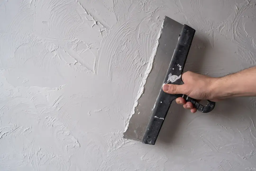 Jak zrobić zaprawę tynkarską - proste przepisy i najczęstsze błędy