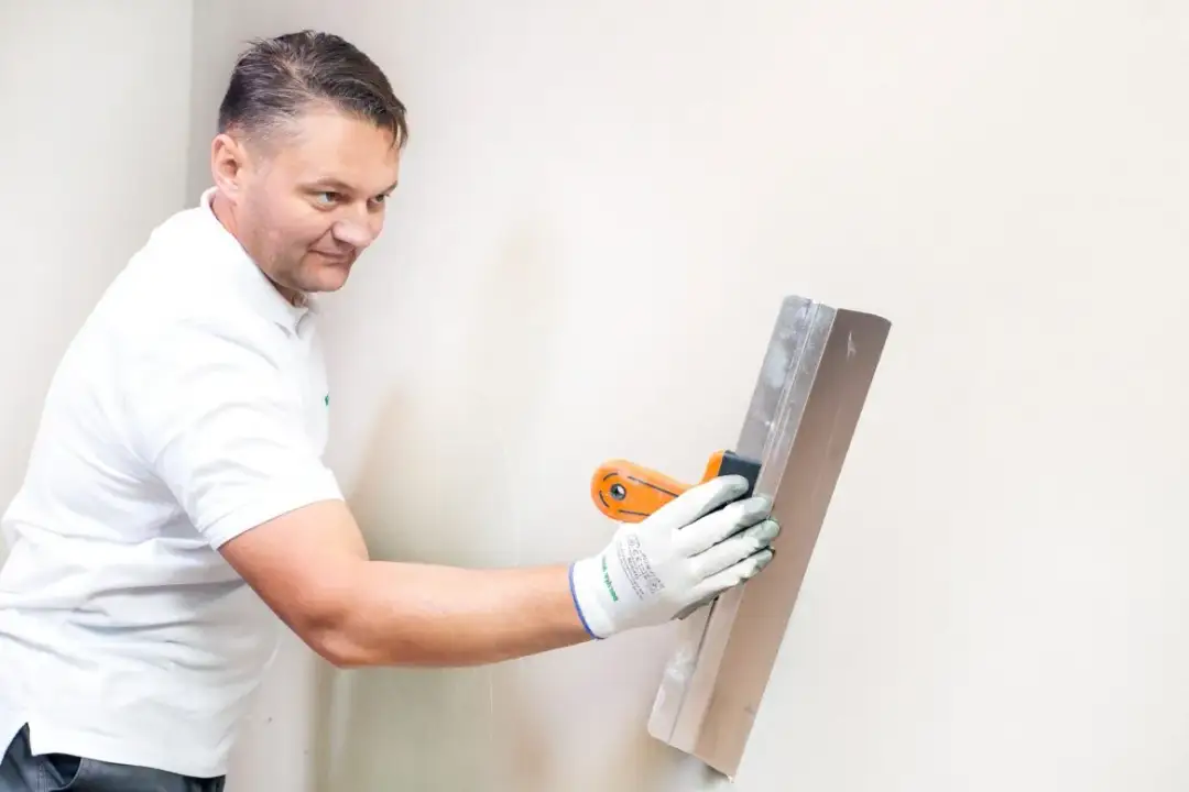 Tynk wapienny czy gipsowy - wybierz najlepszy materiał dla swojego projektu