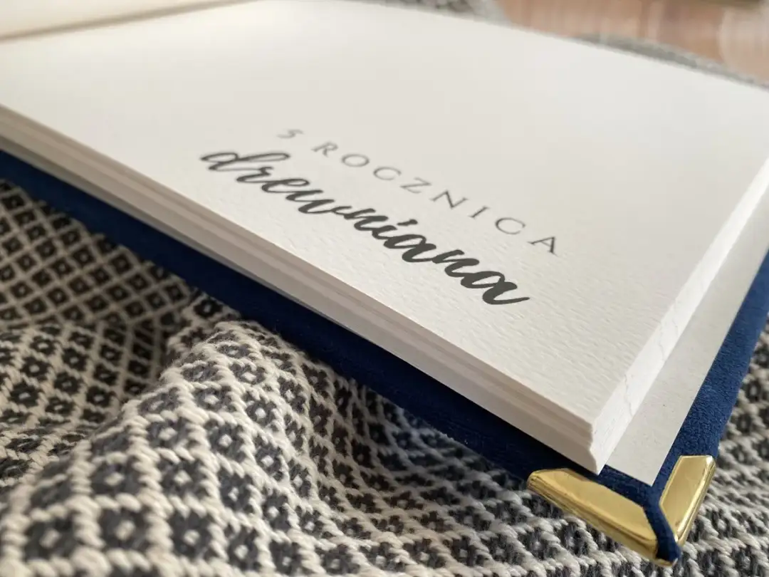 Księga 50 pierwszych rocznic: najlepszy sposób na utrwalanie wspomnień