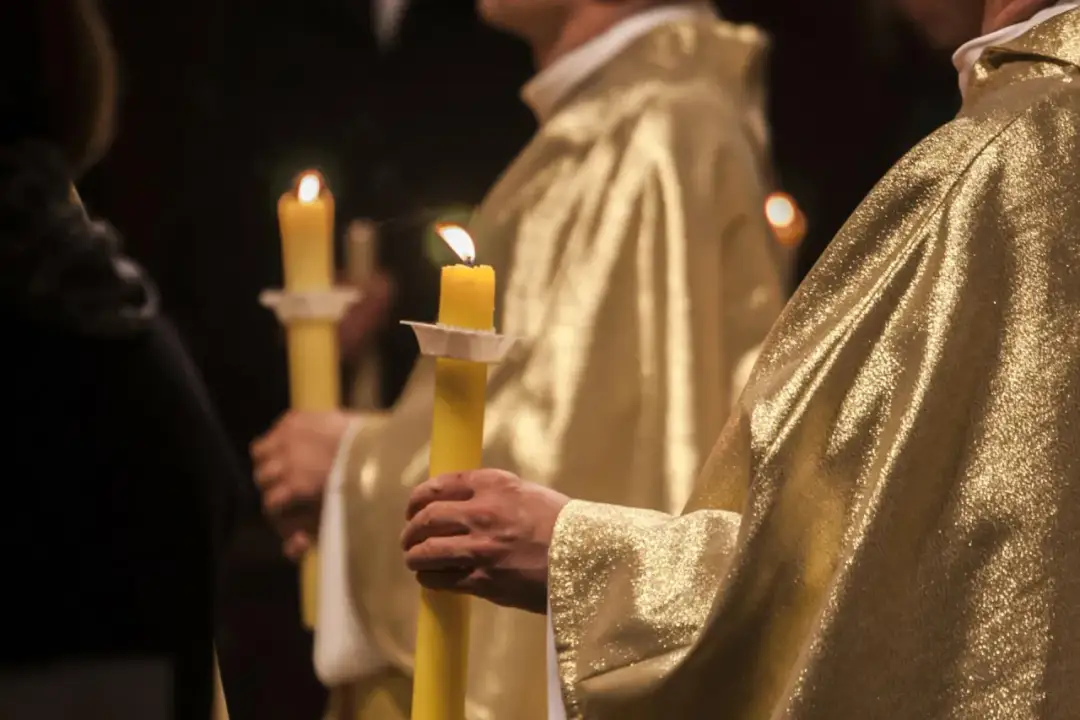 Ile pieniędzy na bierzmowanie? Oto kwoty, które warto znać