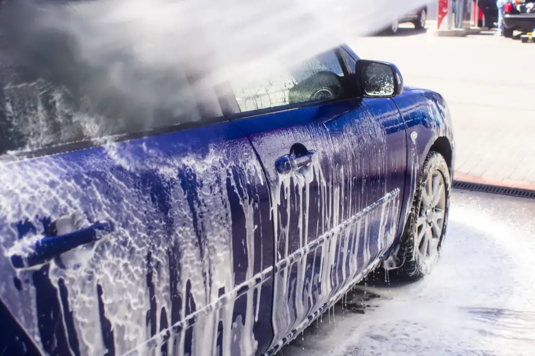 Jakie jest ciśnienie wody na myjni bezdotykowej i dlaczego ma znaczenie?