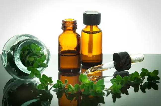 Jak stosować krople oregano: dawkowanie i skutki uboczne, które warto znać