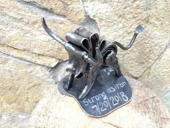 Stalowa Rocznica: Pomysły na Prezent i Świętowanie 11 Lat Razem