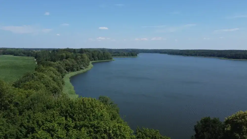 Jezioro Karsińskie - piękne miejsce na wypoczynek i przygodę