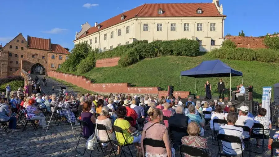 Łukasz Wroński tenor – jego niezwykła kariera i niezapomniane występy