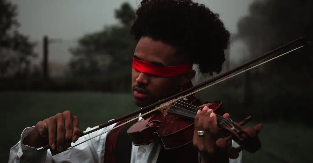 Najpopularniejsze instrumenty strunowe - poznaj rodzaje i dźwięki