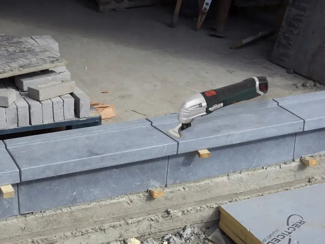 Jaki brzeszczot do paneli: unikaj błędów przy wyborze idealnego ostrza