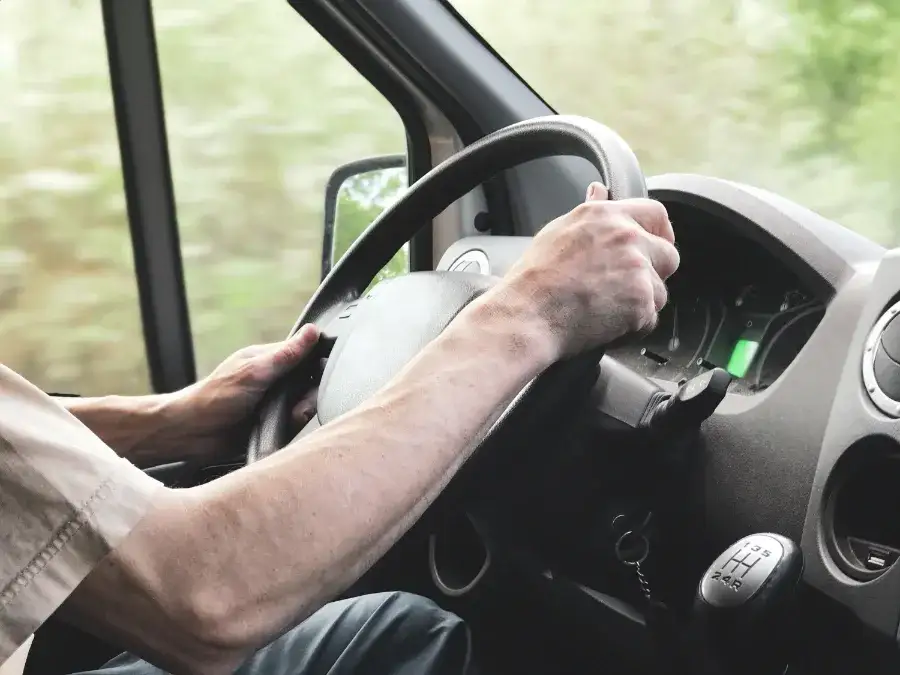 Ile kosztuje prawo jazdy kategorii C? Zobacz szczegółowe ceny w miastach.