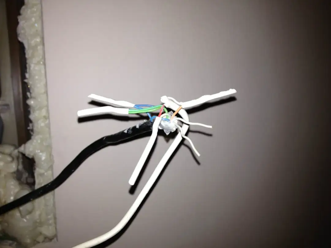 Domofon 6 żył w bloku - Jak podłączyć bez błędów?