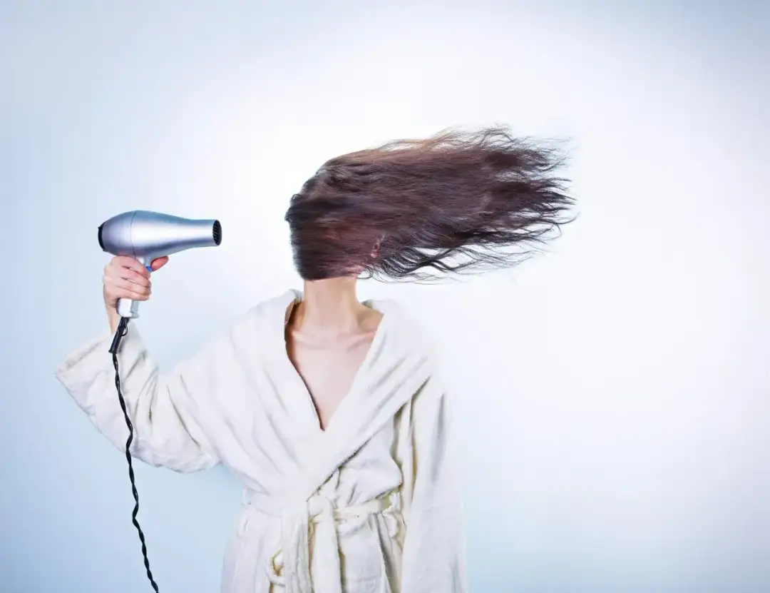 Jak często robić peeling skóry głowy, aby uniknąć problemów ze skórą?