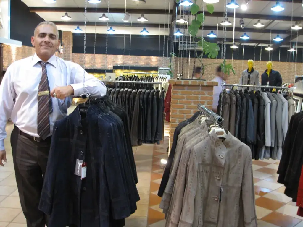 Turecka kurtka skórzana: Ceny, targowanie i jak nie dać się oszukać?