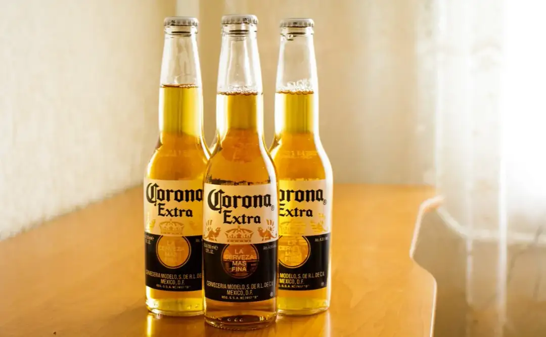 Gdzie kupić piwo Corona? Sprawdź najlepsze oferty w Polsce
