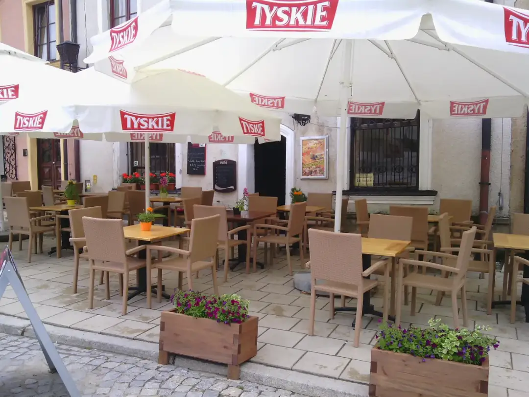 Gdzie zjeść w Sandomierzu? Sprawdź najlepsze restauracje i lokalne przysmaki