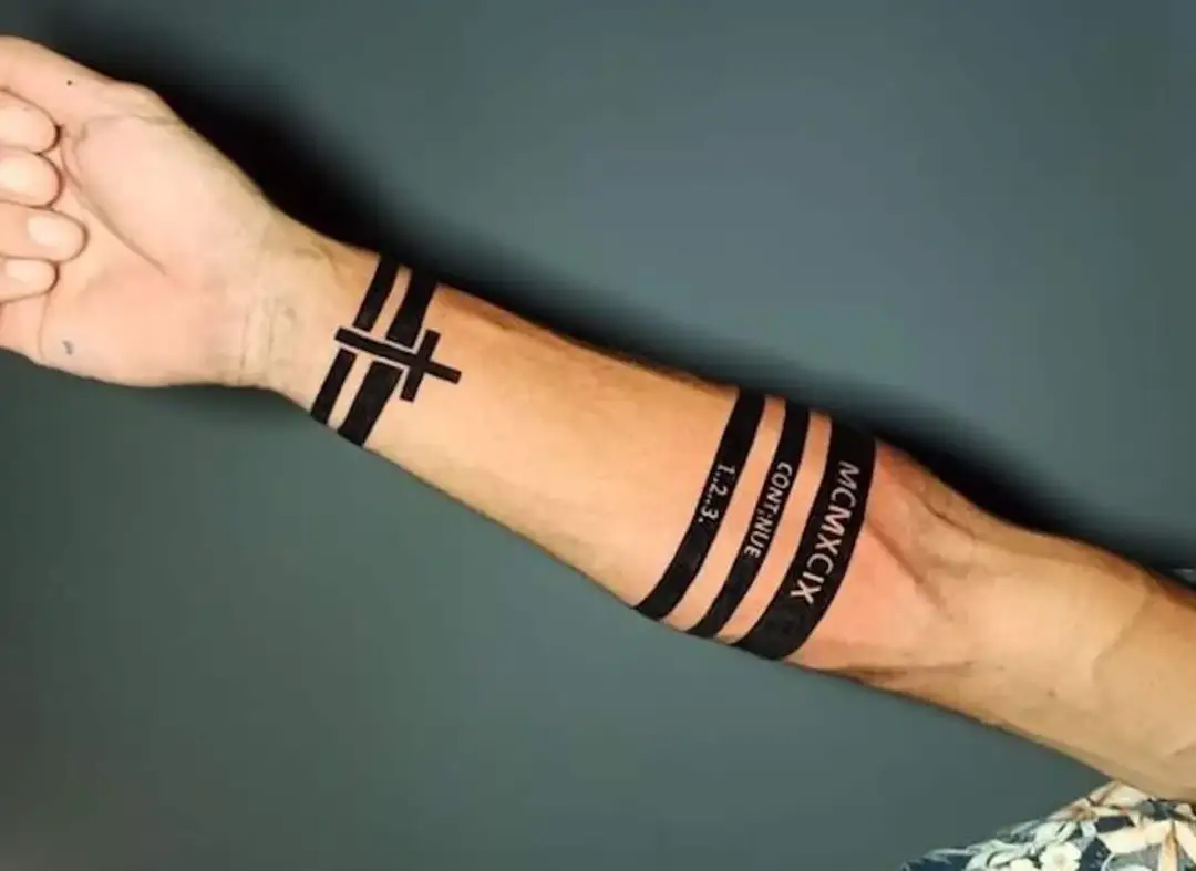 Armband tatuaż: Jakie znaczenie kryje się w Twojej opasce?