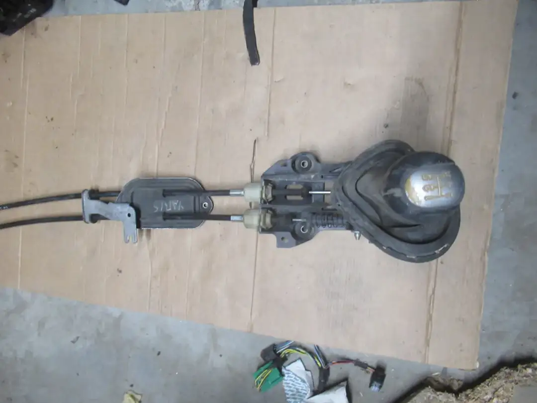 Gdzie jest schowany lewarek w Toyocie Yaris? Oto niespodzianka!