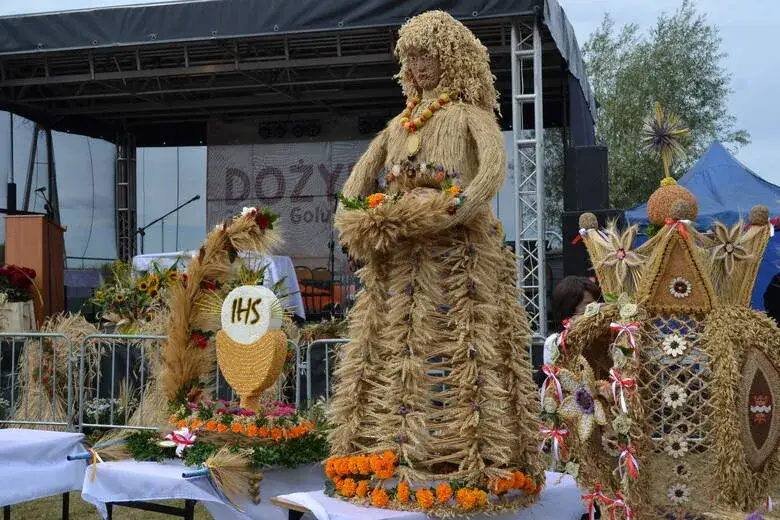 Ozdoby jak zrobić kwiaty do wieńca dożynkowego - piękne i proste sposoby