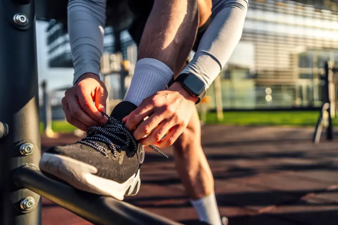 Las mejores zapatillas para correr hombre que transformarán tu rendimiento
