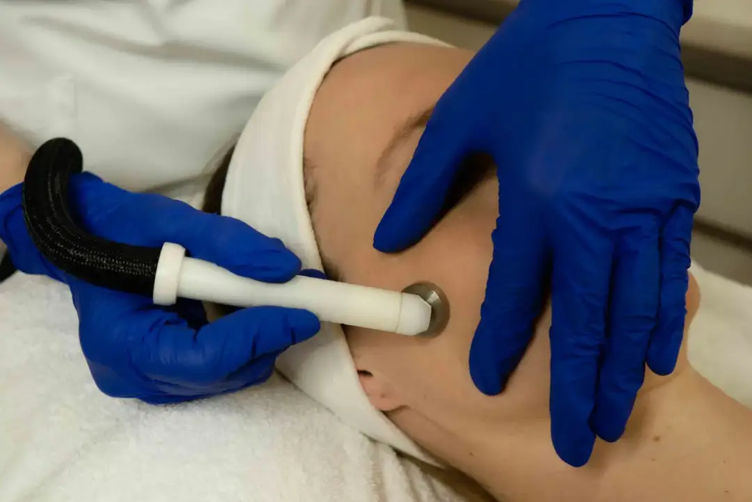 Blada cera: 10 skutecznych sposobów na poprawę kolorytu