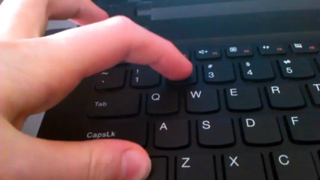 Jak się robi małpę na laptopie - proste sposoby na szybkie pisanie