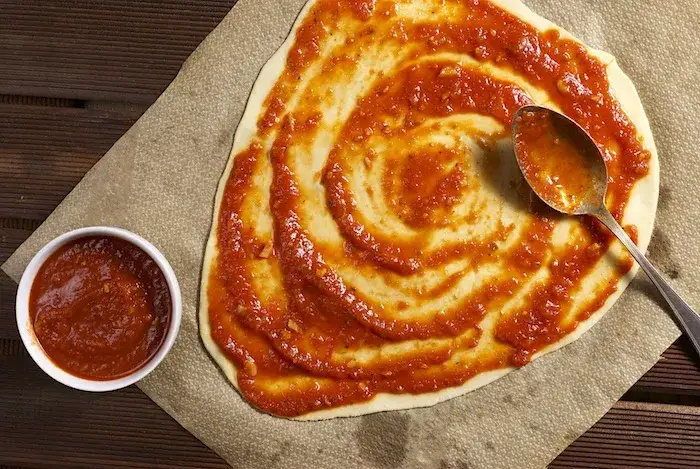 Jak zrobić sos pomidorowy do pizzy, który zachwyci smakoszy