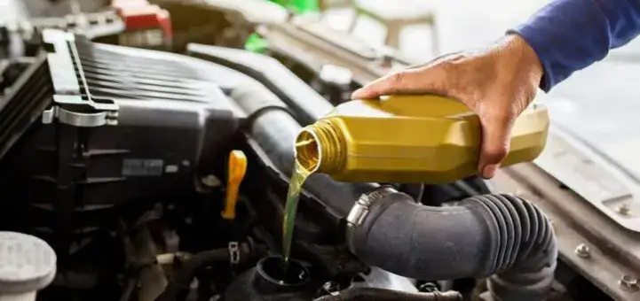 Ile kosztuje wymiana oleju w serwisie Volvo? Sprawdź ceny i porady