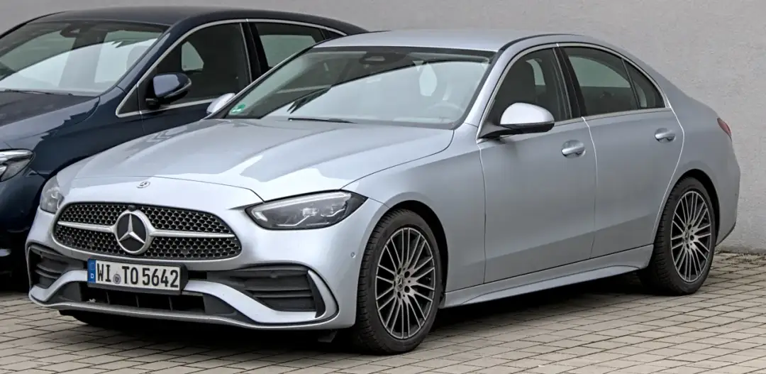Mercedes-Benz Klasa C: W206 "Mała S-ka"? Wady W205, AMG, koszty.