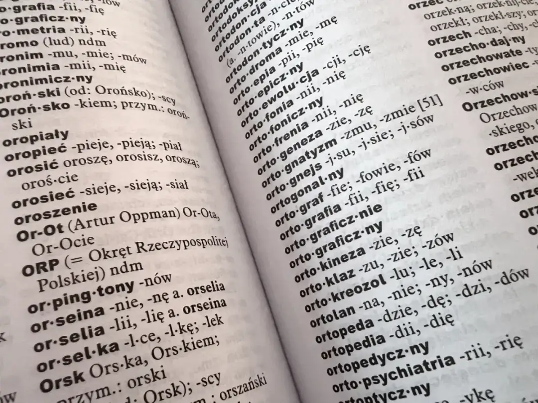 Pisownia "weekend": Jak pisać, odmieniać i nie popełniać błędów?