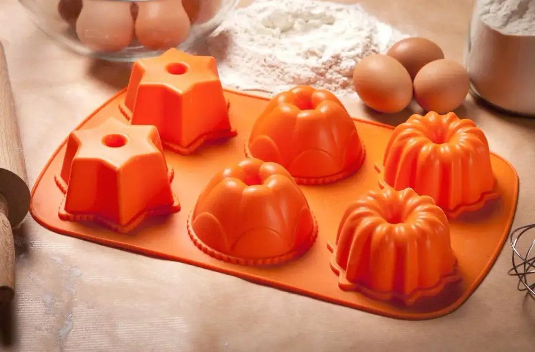 Jak używać silikonowych foremek do muffinek? Praktyczny poradnik