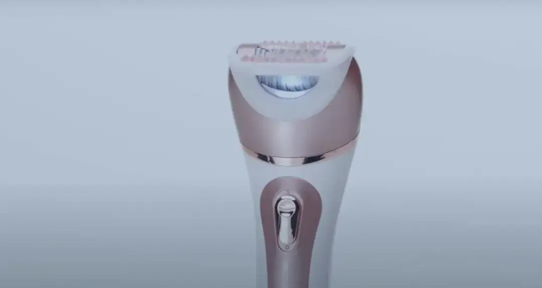 Golarka czy depilator: Który wybór zapewni Ci gładką skórę?