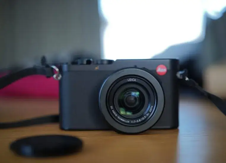 Leica D-Lux: mały aparat z dużą matrycą. warto kupić?