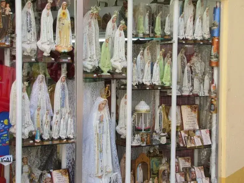 Jakie pamiątki z Fatimy warto przywieźć? Odkryj ich znaczenie