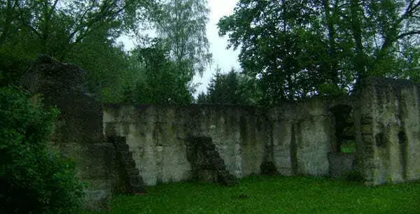 Lutowiska atrakcje: odkryj ukryte skarby i piękno regionu