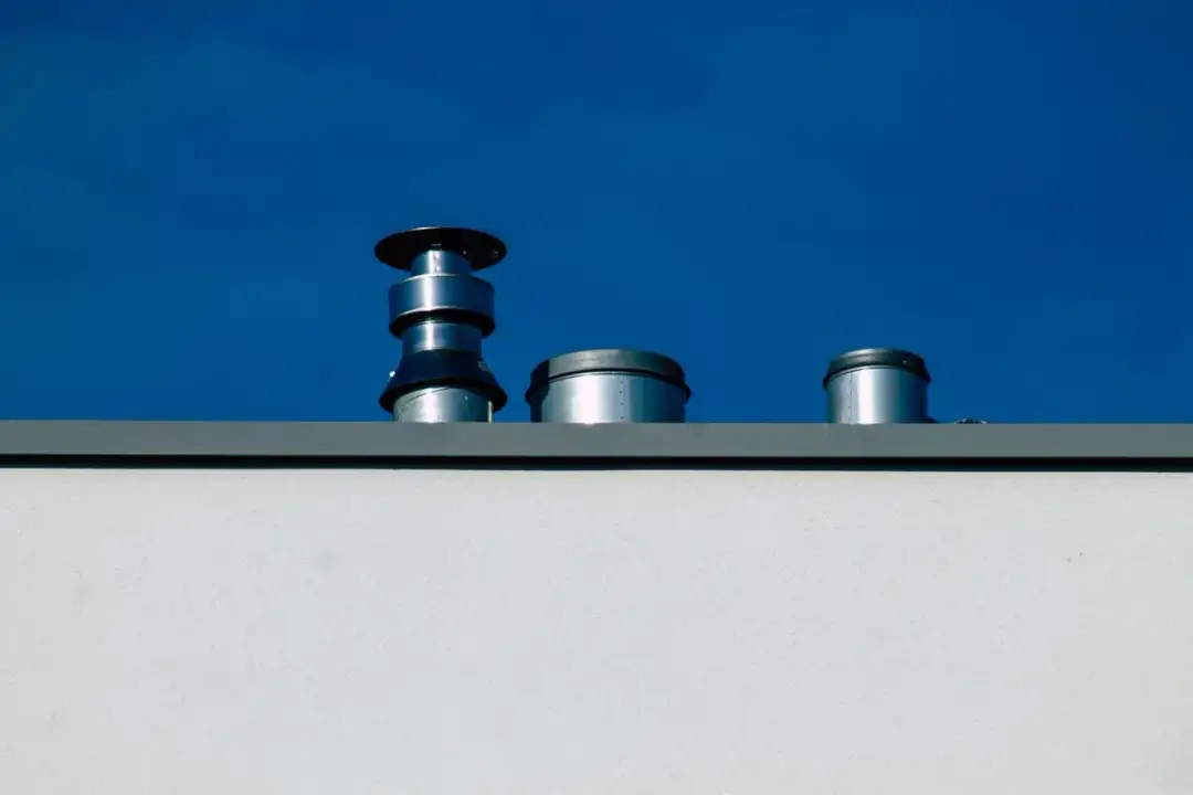 Ciąg wsteczny w bloku: Jak skutecznie pozbyć się cofki?