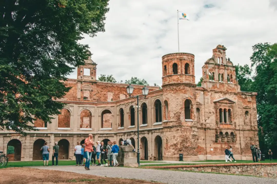 Najlepsze atrakcje w Tworkowie, które musisz zobaczyć – praktyczne informacje i opinie