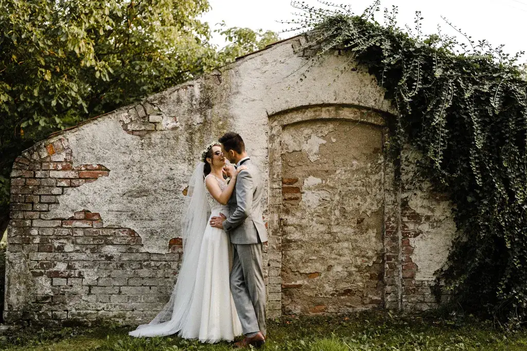 Pałac w Krzymowie: Fascynująca historia i architektura czekają na Ciebie