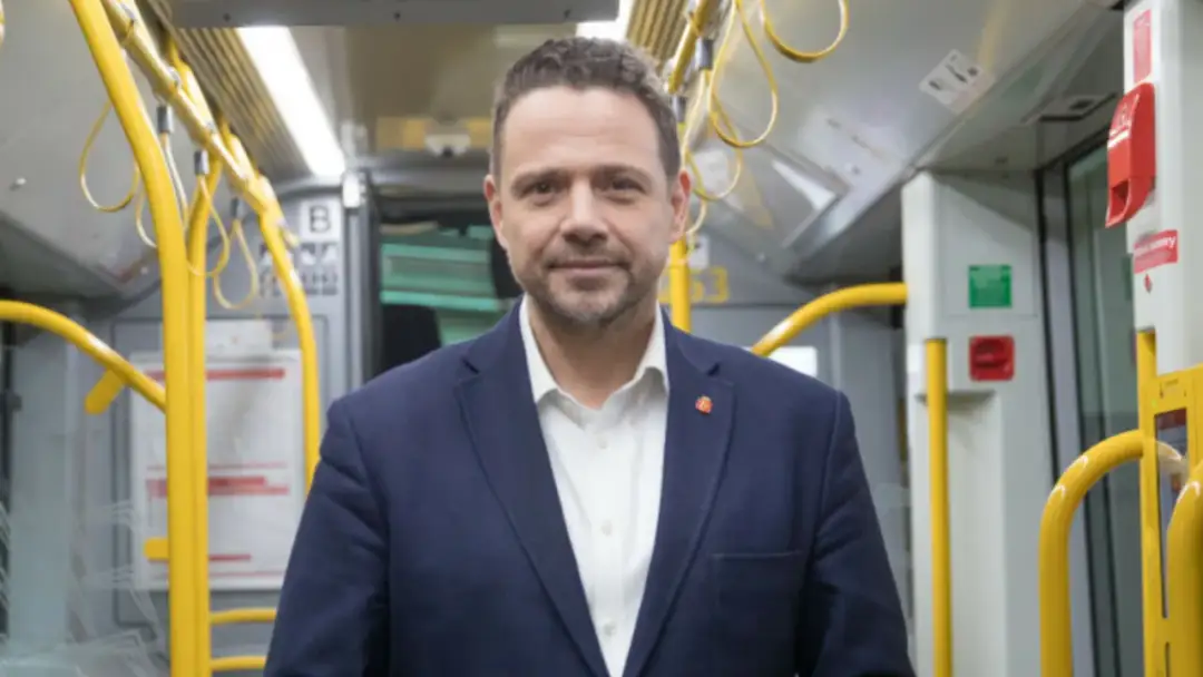 Ile lat ma Rafał Trzaskowski? Zaskakujące fakty o jego wieku