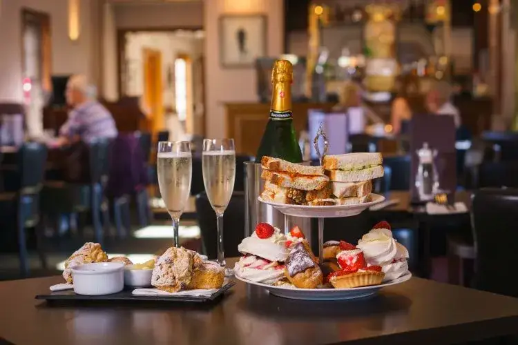 Czy tiramisu ma alkohol? Odkryj, co warto wiedzieć o składnikach