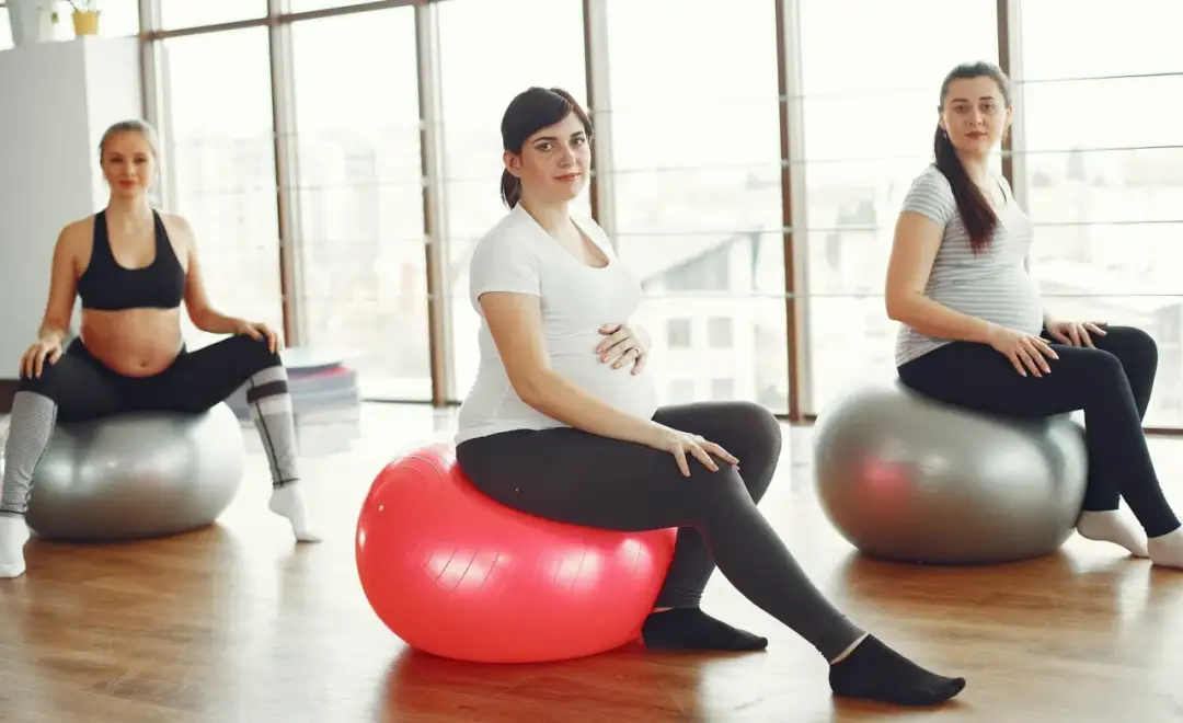 Bezpieczne ćwiczenia w ciąży: co możesz robić, by zadbać o zdrowie i formę