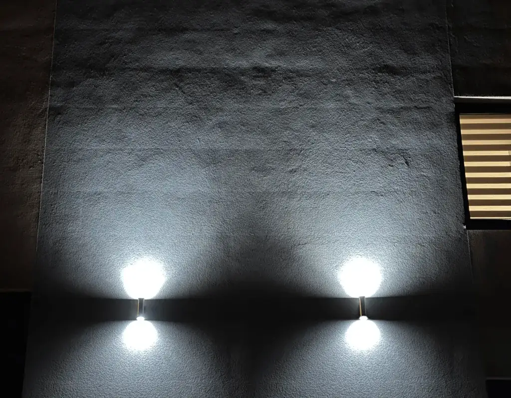 Jak przymocować lampę do elewacji, aby uniknąć problemów z instalacją