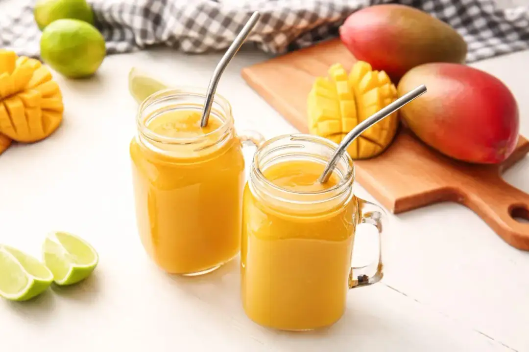 Najlepsze przepisy na orzeźwiające drinki z wódką mango, które musisz spróbować