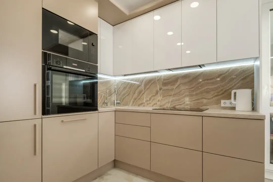 Ile szafek potrzeba w kuchni? Poznaj praktyczne wskazówki i zasady projektu