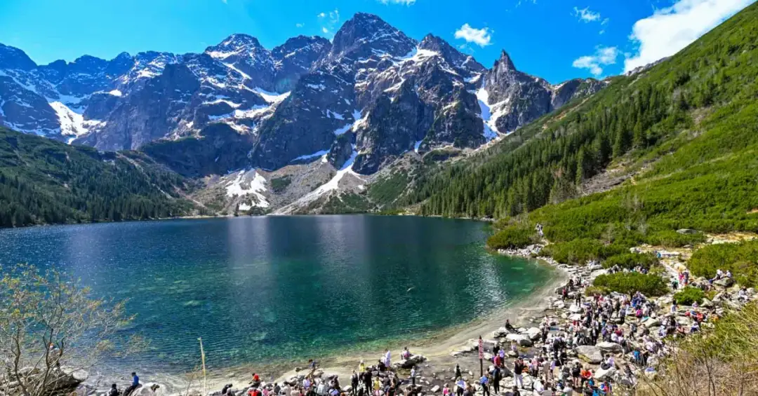 Najpiękniejsze jeziora górskie w Polsce: poznaj ich niezwykłe tajemnice