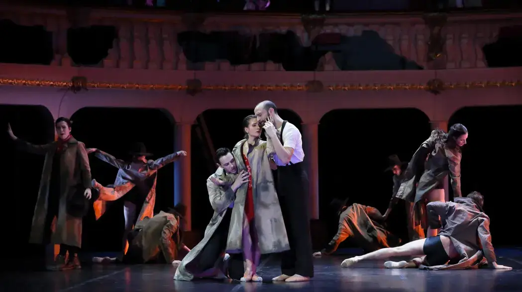 O czym jest opera Carmen? Zaskakująca fabuła i emocje miłości