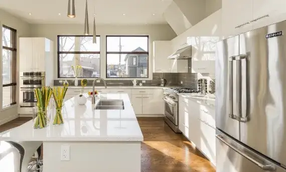 Jakie uchwyty do mebli kuchennych lakierowanych wybrać, by nie żałować?